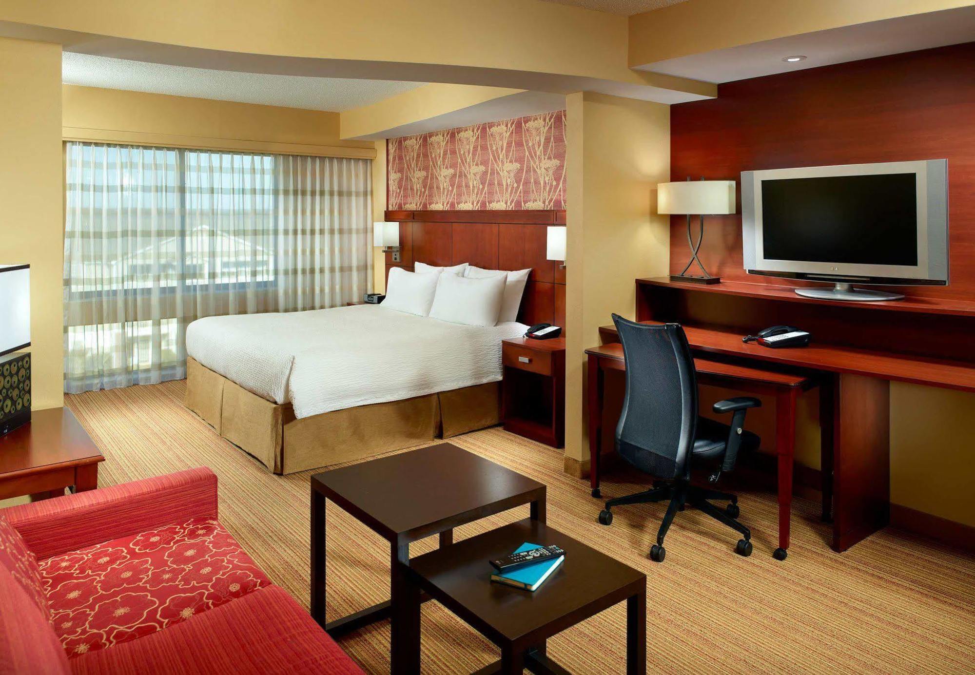 Courtyard By Marriott קלארקסוויל מראה חיצוני תמונה