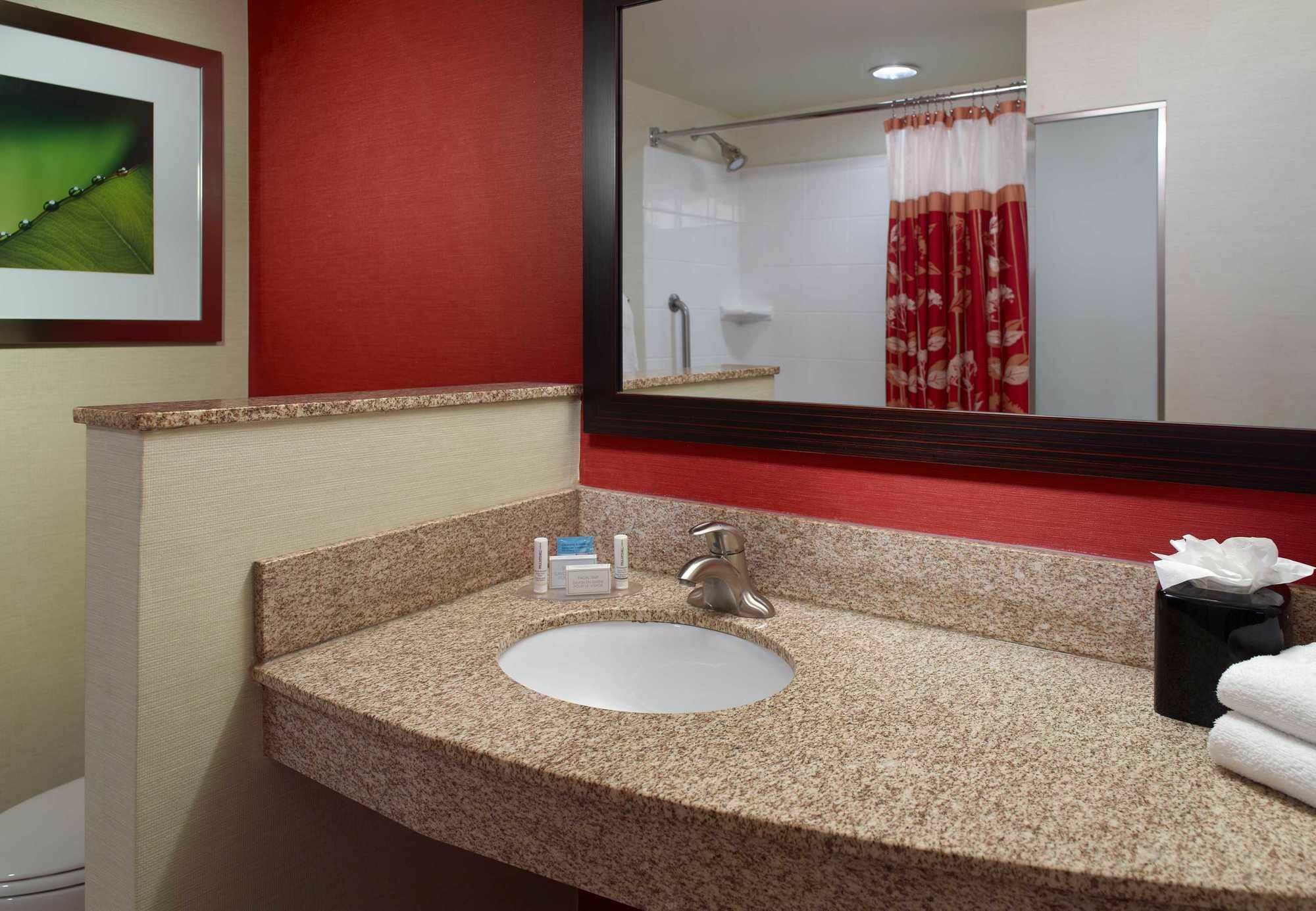 Courtyard By Marriott קלארקסוויל מראה חיצוני תמונה